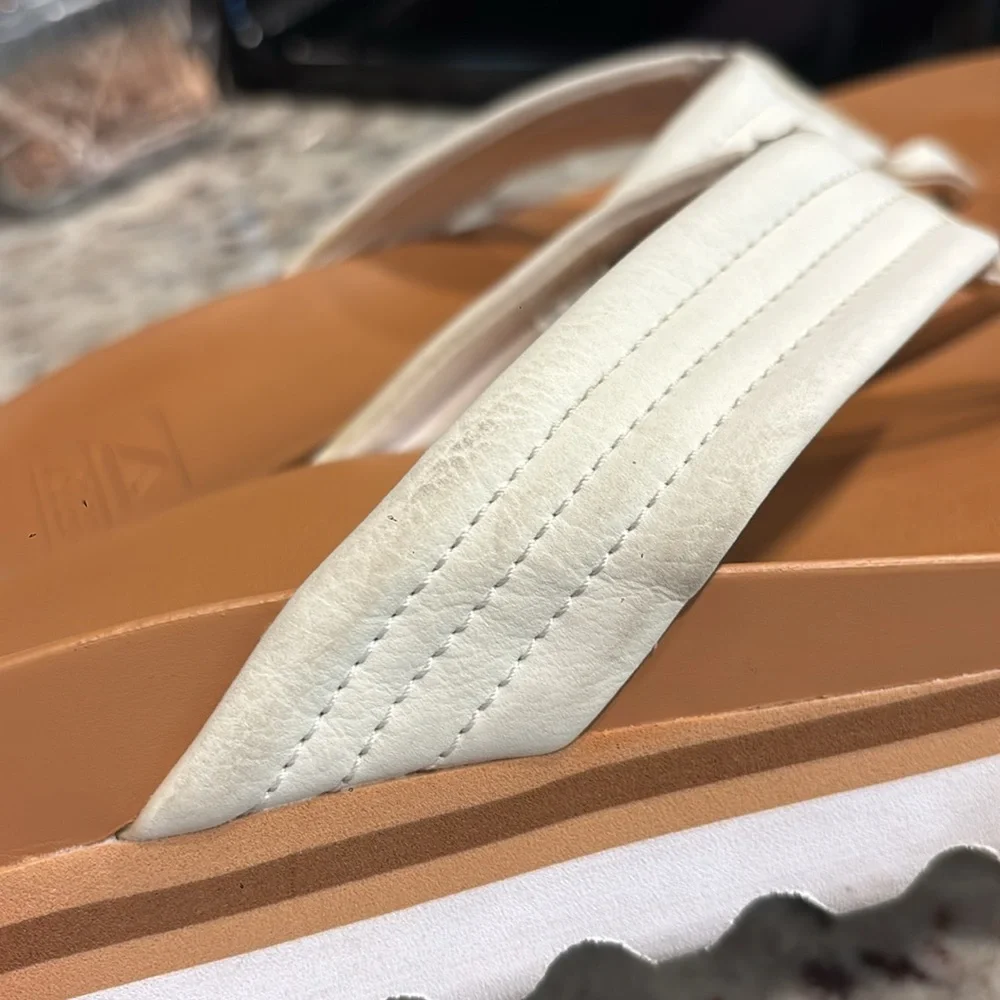 Reef Sz 9 Platform White Brown Tan Sandals Thong Vacation Shoes Casual Errands - Picture 7 of 10